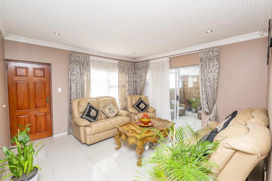 4 Bedroom Property for Sale in Hunters Creek Western Cape